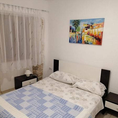 Apartment Elena 발 객실 사진